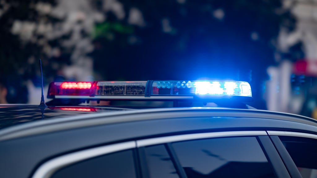Shelter-in-place issued in Burnsville after shooting injures 1 — WCCO / CBS Minnesota, Siesta Key Community news