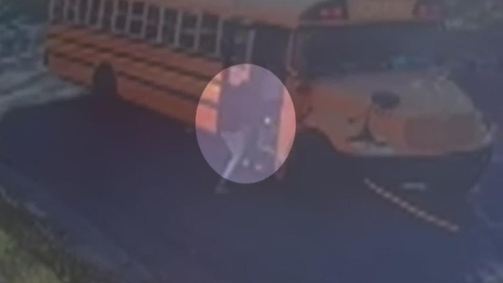 Video shows quick-thinking bystander stop runaway St. Paul school bus — WCCO / CBS Minnesota, Siesta Key Health news