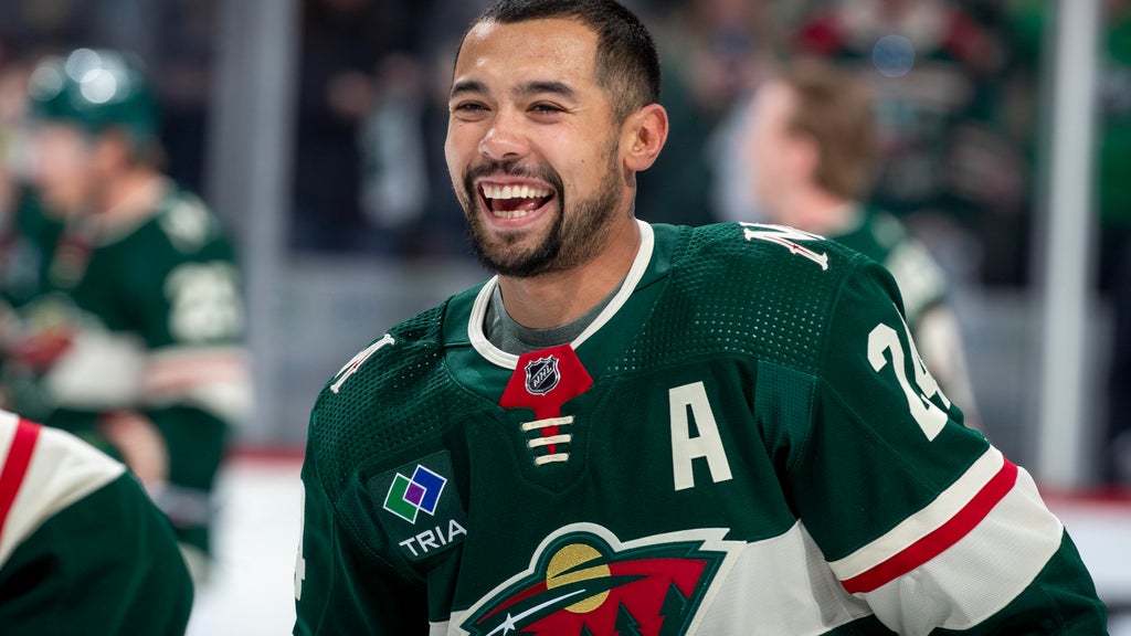 Defenseman Mathew Dumba retiring after 13 NHL seasons with 5 different teams — WCCO / CBS Minnesota, Siesta Key Sports news