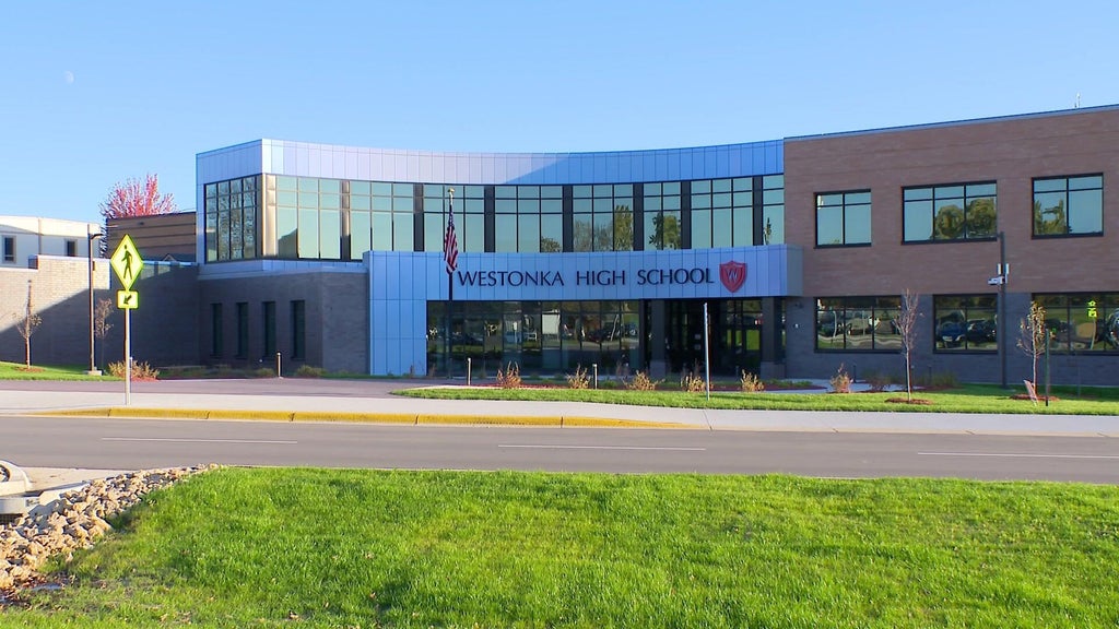 Westonka schools develop AI policymaking group to prepare for evolving technology — WCCO / CBS Minnesota, Siesta Key Technology news