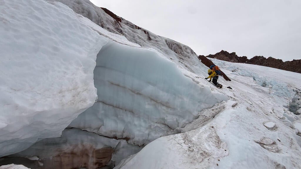 Florida man injured climbing California's Mount Shasta rescued after 2 nights in freezing temps — CBS Bay Area (KPIX), Siesta Key Health news