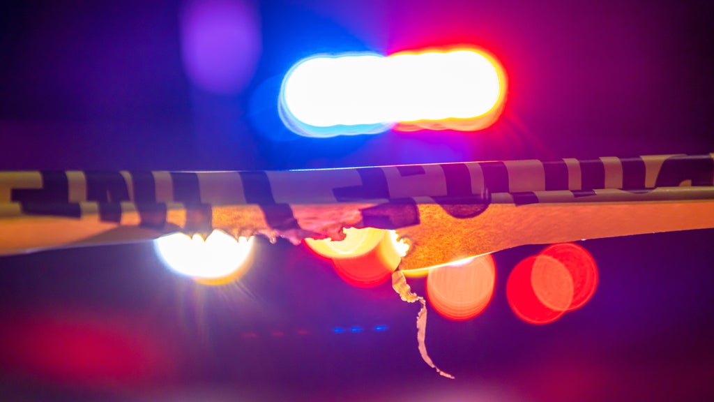 Man calls Sunrise Police to report he was shot, department says — CBS Miami, Siesta Key Health news
