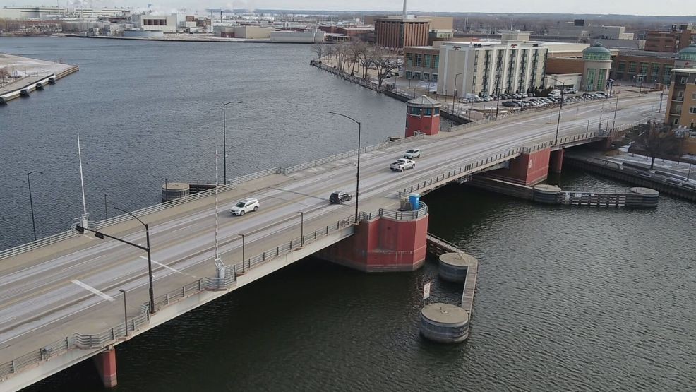 Ray Nitschke Memorial Bridge in Green Bay reopens a week early after repairs — Fox 11 Green Bay Local, Siesta Key Community news