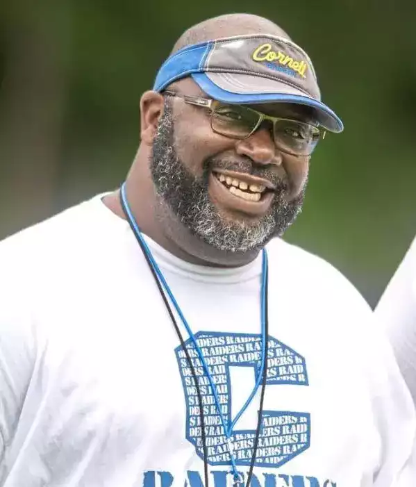 High school football coach dies after medical emergency at game — WESH 2 Orlando