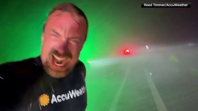Extreme meteorologist Reed Timmer captures strong winds and rain from Hurricane Isaias — WESH 2 Orlando, Siesta Key Community news