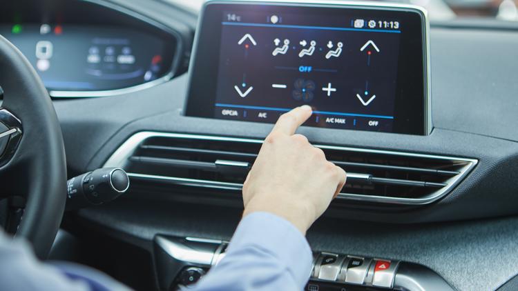 Driving without distraction | Consumer Reports — WTSP Business Tampa Bay, Siesta Key Business news