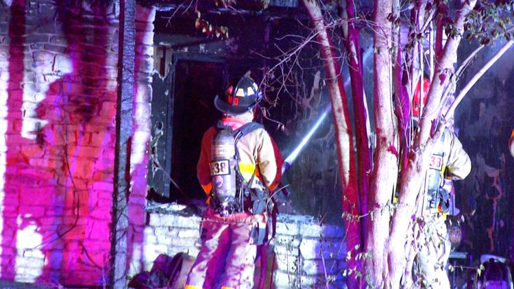 One person dies, another person and a dog rescued from Blakeley Drive house fire — KENS 5 (San Antonio), Siesta Key Health news