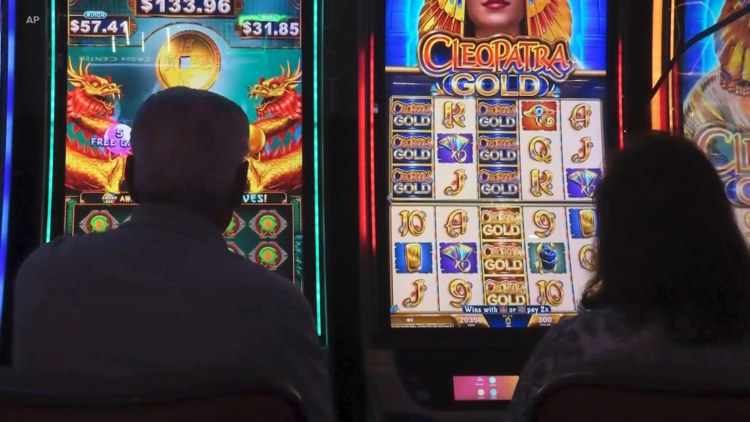 San Antonio committee pauses councilwoman's proposal to ban eight-liner machines. Here's why. — KENS 5 (San Antonio), Siesta Key Community news
