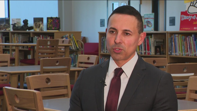 Del Valle ISD superintendent to leave in November — KVUE (Austin), Siesta Key Schools news