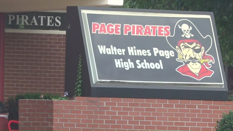 North Carolina high school football player dies after injury during game — WTSP Sports Tampa Bay