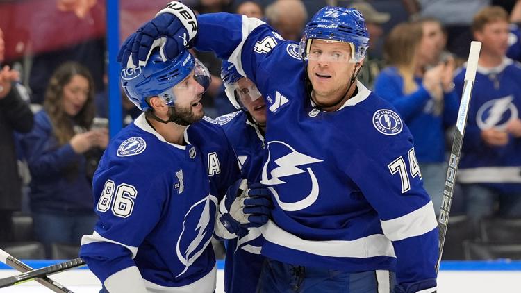 Carlson scores twice to help the Lightning beat the Wild 3-2 — WTSP Sports Tampa Bay, Siesta Key Sports news