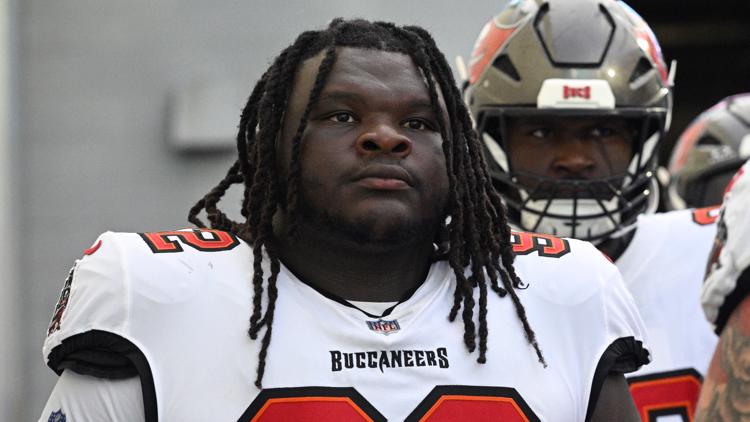 The One Buc: Elijah Simmons — Siesta Key Sports news
