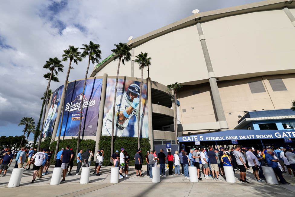 World Series, Game 3 live updates: Tampa Bay Rays vs. Milwaukee Brewers — FOX 13 Sports Tampa Bay, Siesta Key Sports news