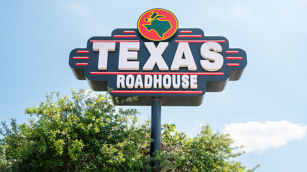 Man says Texas Roadhouse served him $20 steak instead of pricier filet multiple times — FOX 13 Tampa Bay News, Siesta Key Community news